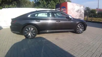 Volkswagen Arteon 2019 - 26650 EUR, 90000 km - AUTO.MOTO.pt - 90000km - foto 15 de 38