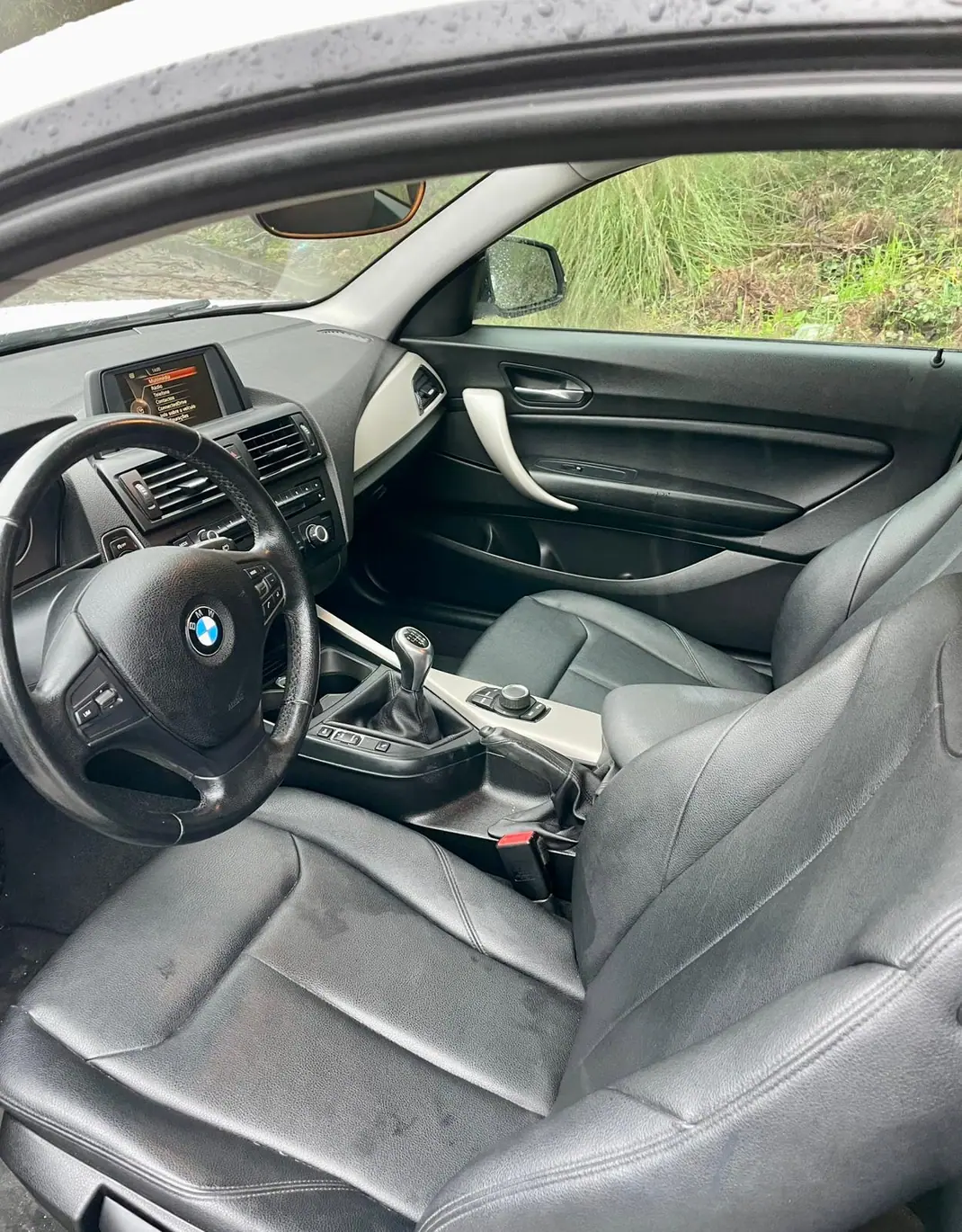 BMW 114 2015 - 10990 EUR, 182000 km - AUTO.MOTO.pt - 182000km - foto 7 de 12