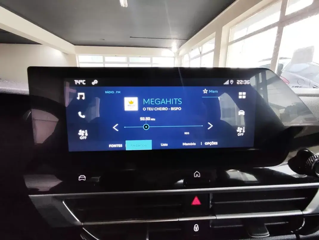 Citroën e-C4 2022 - 18500 EUR, 29900 km - AUTO.MOTO.pt - 29900km - foto 25 de 32