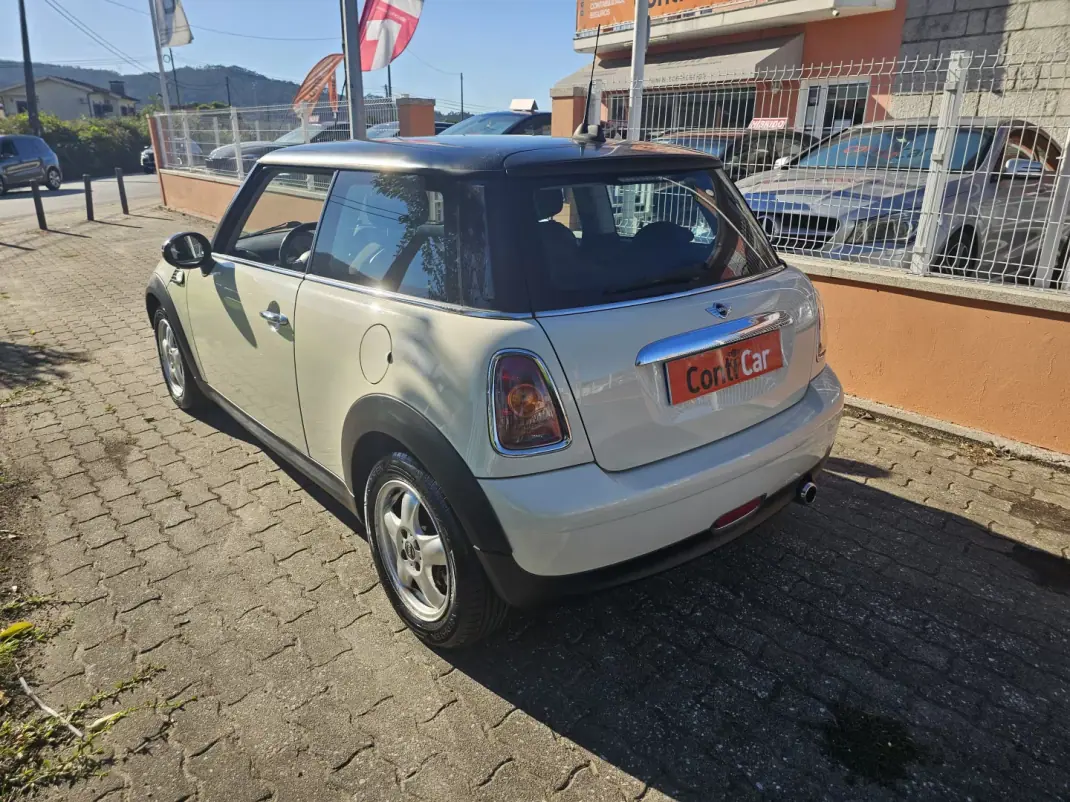 MINI One 2009 - 7990 EUR, 164320 km - 164320km - foto 4 de 14