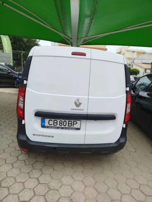 Renault EXPRESS 1.5 DCI BLUE 95 CONFORT 2021 - 15900 EUR, 77183 km - AUTO.MOTO.pt - 77183km - foto 9 de 11