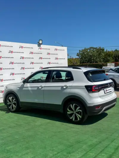 Volkswagen T-Cross 2019 - 18500 EUR, 43397 km - AUTO.MOTO.pt - 43397km - foto 8 de 24