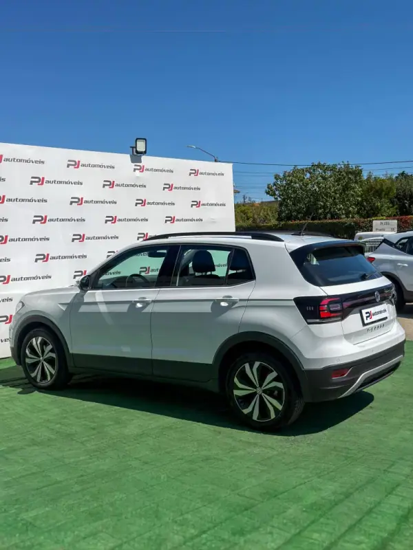 Volkswagen T-Cross 2019 - 18500 EUR, 43397 km - AUTO.MOTO.pt - 43397km - foto 8 de 24