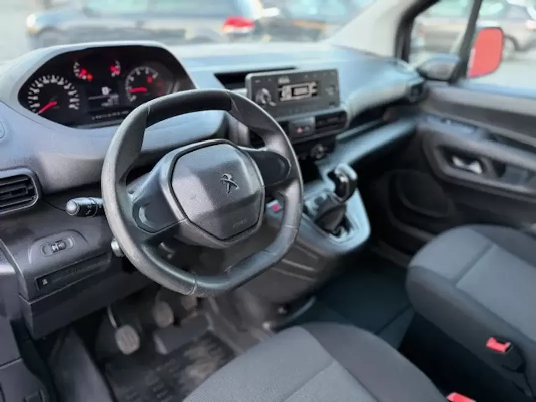 Peugeot PARTNER 1.5 HDI PRO LONGA L2H1 2020 - 11900 EUR, 177000 km - AUTO.MOTO.pt - 177000km - foto 12 de 14