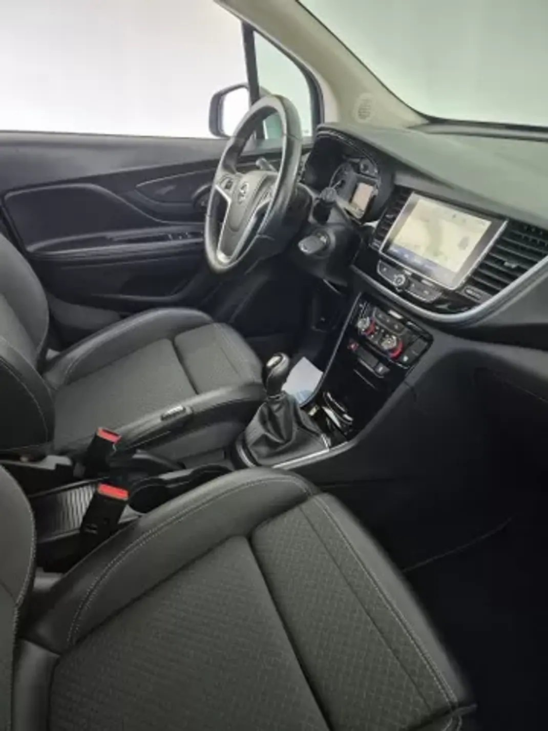 Opel Mokka X 2018 - 13750 EUR, 62586 km - AUTO.MOTO.pt - 62586km - foto 6 de 11