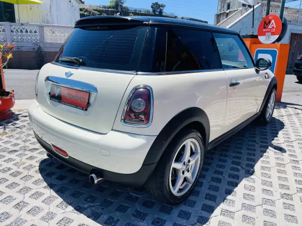 MINI Cooper 2007 - 7950 EUR, 205200 km - AUTO.MOTO.pt - 205200km - foto 7 de 12