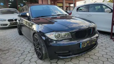 BMW 120 2011 - 12490 EUR, 230000 km - AUTO.MOTO.pt - 230000km - foto 3 de 5