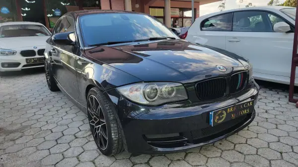 BMW 120 2011 - 12490 EUR, 230000 km - AUTO.MOTO.pt - 230000km - foto 3 de 5