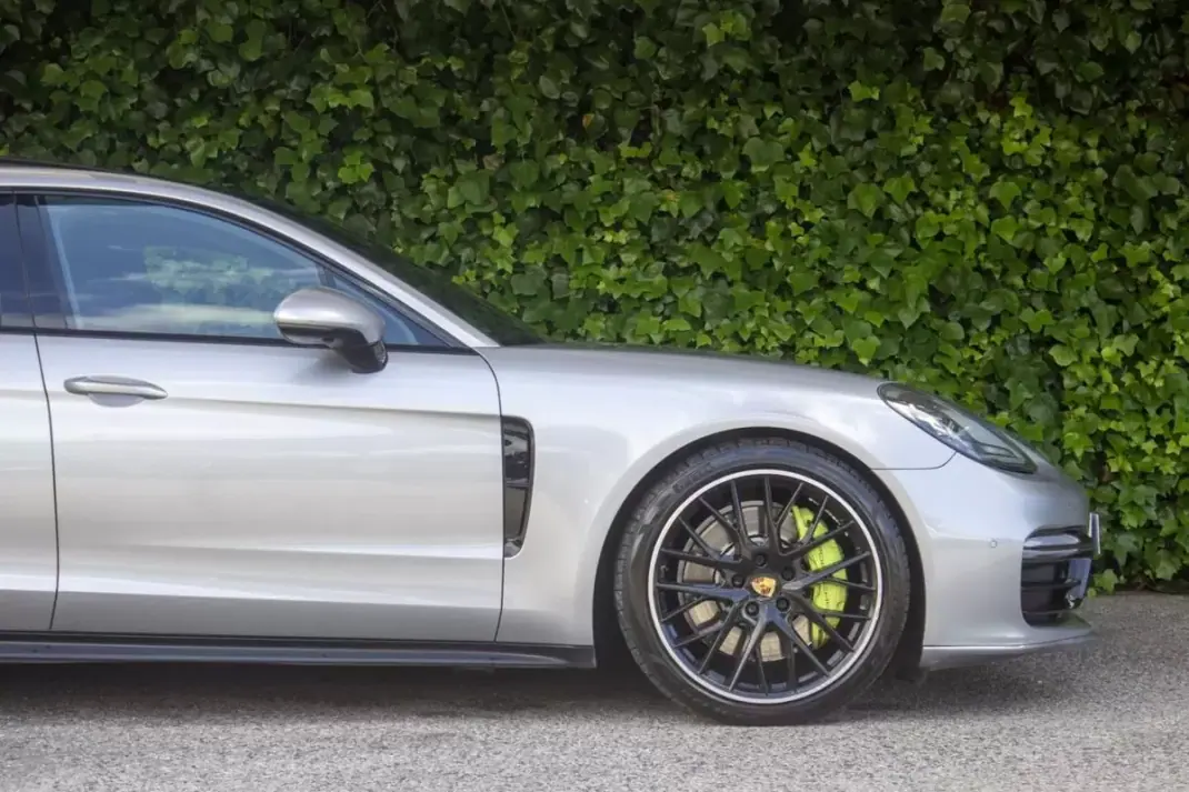Porsche Panamera Sport Turismo 2017 - 61900 EUR, 160000 km - AUTO.MOTO.pt - 160000km - foto 5 de 22