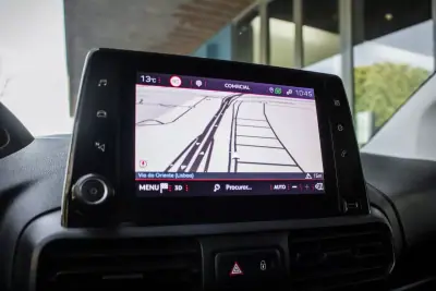 Peugeot Partner 1.5 Blue HDI 100 S&S Premium 2021 - 12990 EUR, 71659 km - AUTO.MOTO.pt - 71659km - foto 29 de 31