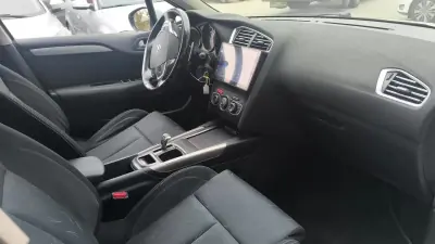 Citroën C4 2012 - 8900 EUR, 180000 km - AUTO.MOTO.pt - 180000km - foto 19 de 24