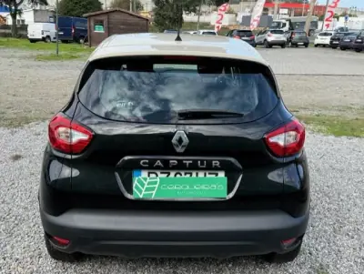 Renault Captur 2017 - 12500 EUR, 112400 km - AUTO.MOTO.pt - 112400km - foto 6 de 27