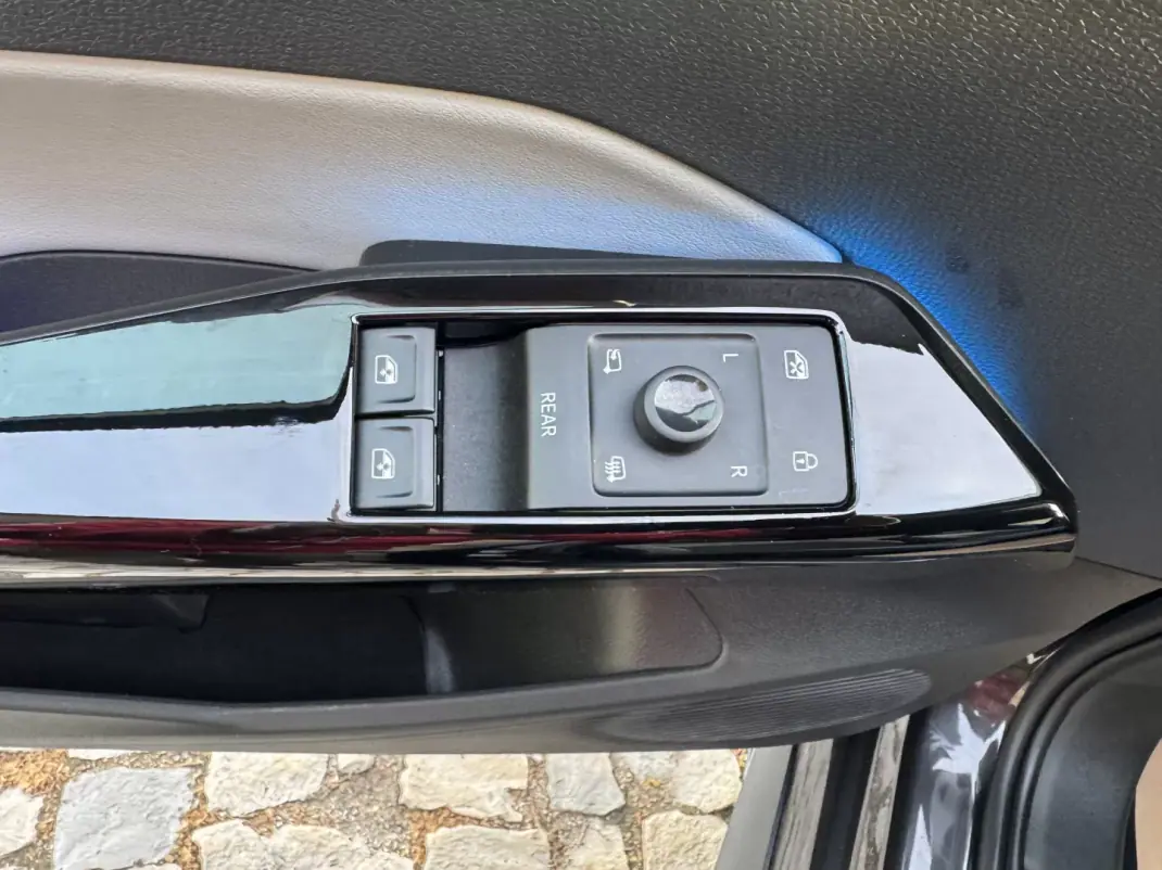 Volkswagen ID.3 2020 - 19900 EUR, 93000 km - AUTO.MOTO.pt - 93000km - foto 41 de 44