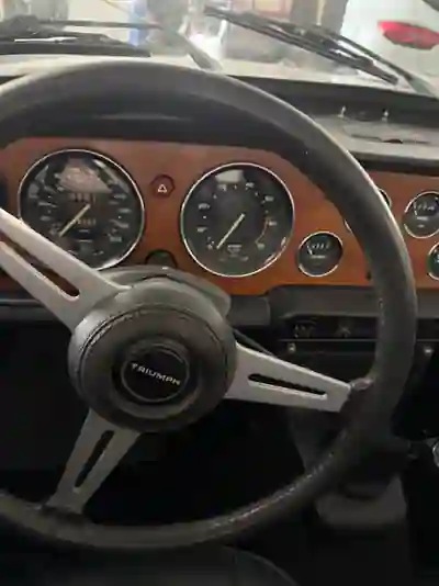 Triumph TR6 1973 - 25000 EUR, 59000 km - AUTO.MOTO.pt - 59000km - foto 8 de 15