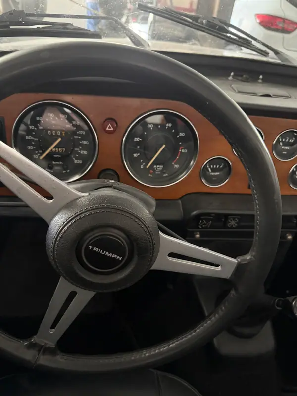 Triumph TR6 1973 - 25000 EUR, 59000 km - AUTO.MOTO.pt - 59000km - foto 8 de 15