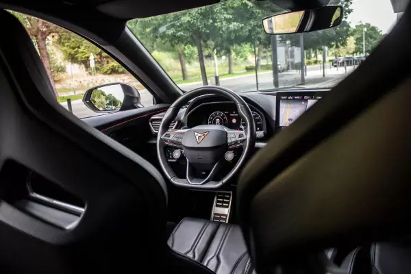 Cupra Formentor 2022 - 59900 EUR, 60788 km - AUTO.MOTO.pt - 60788km - foto 40 de 53