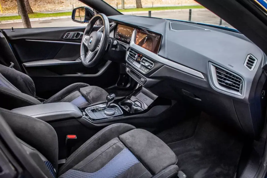 BMW M235i Gran Coupé 2020 - 39000 EUR, 74219 km - AUTO.MOTO.pt - 74219km - foto 36 de 57