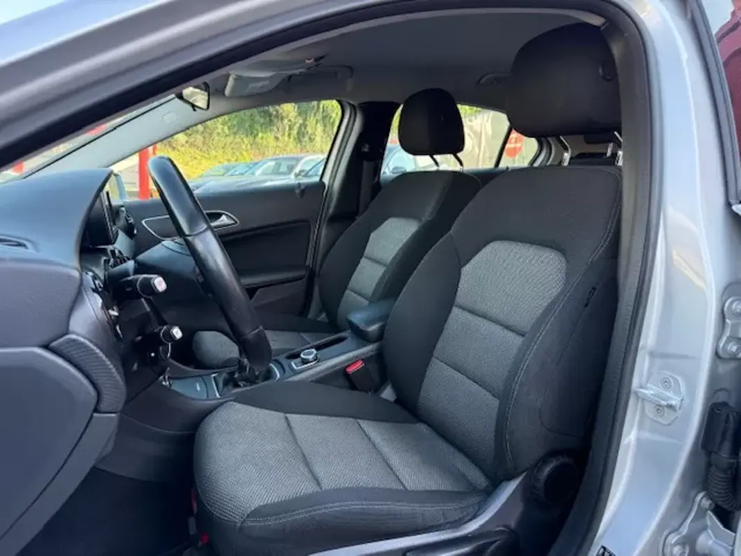 Mercedes-Benz A 160 2014 - 11900 EUR, 220000 km - AUTO.MOTO.pt - 220000km - foto 6 de 9