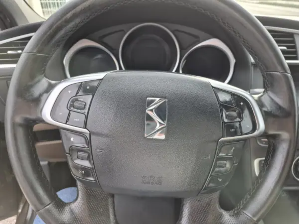 Citroën DS4 2012 - 11400 EUR, 214040 km - AUTO.MOTO.pt - 214040km - foto 16 de 29