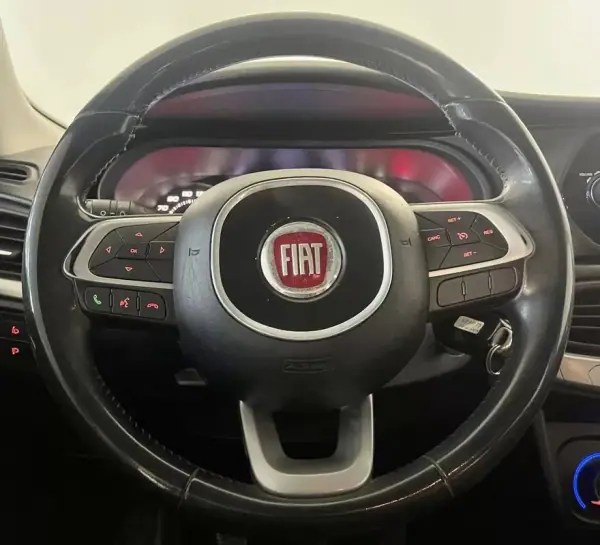 Fiat Tipo Station Wagon 2018 - 8750 EUR, 154000 km - AUTO.MOTO.pt - 154000km - foto 11 de 23