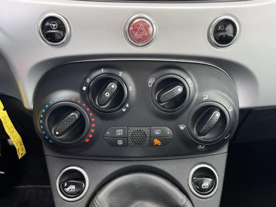 Fiat 500 2021 - 12490 EUR, 104950 km - AUTO.MOTO.pt - 104950km - foto 17 de 21