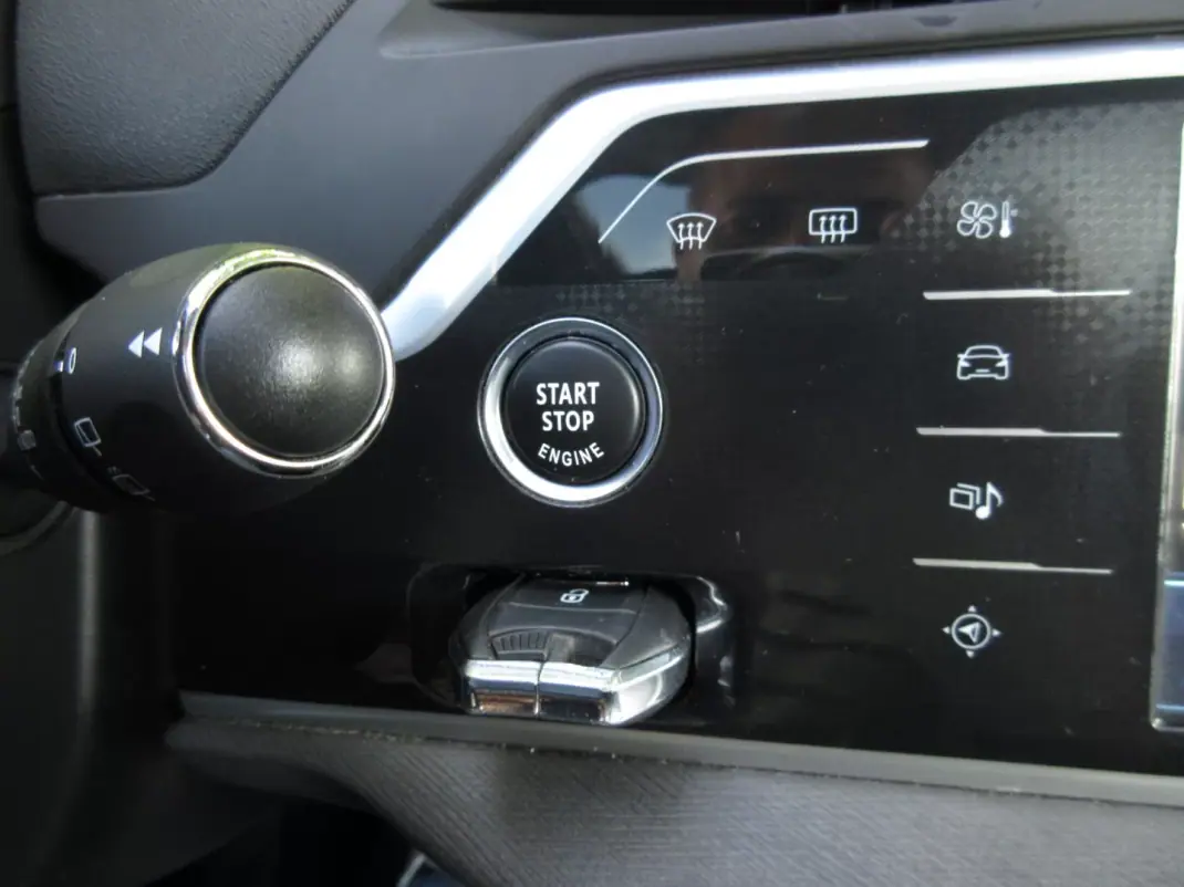 Citroën C4 Grand Picasso 2014 - 11490 EUR, 185000 km - AUTO.MOTO.pt - 185000km - foto 56 de 60