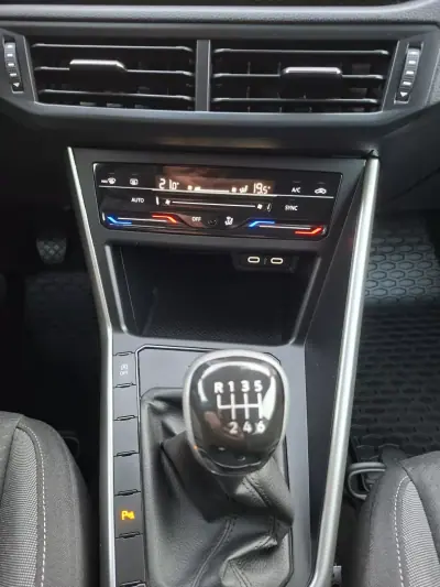 Volkswagen Taigo 2024 - 21000 EUR, 39500 km - AUTO.MOTO.pt - 39500km - foto 20 de 28