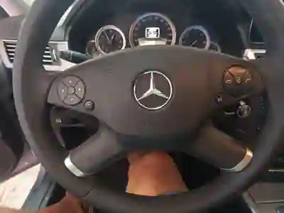 Mercedes-Benz E 200 2011 - 11000 EUR, 333000 km - 333000km - foto 6 de 14