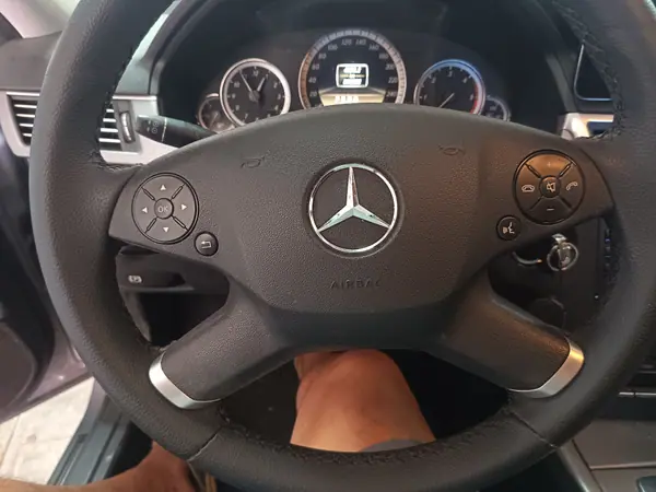 Mercedes-Benz E 200 2011 - 11000 EUR, 333000 km - 333000km - foto 6 de 14