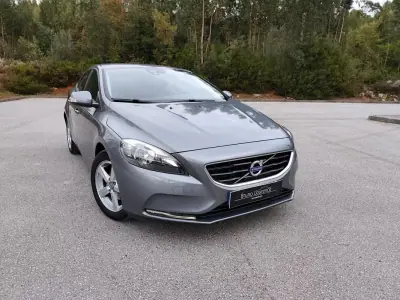 Volvo V40 2014 - 9900 EUR, 177500 km - AUTO.MOTO.pt - 177500km - foto 3 de 19