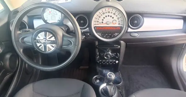 MINI One 2012 - 8990 EUR, 219000 km - AUTO.MOTO.pt - 219000km - foto 10 de 23