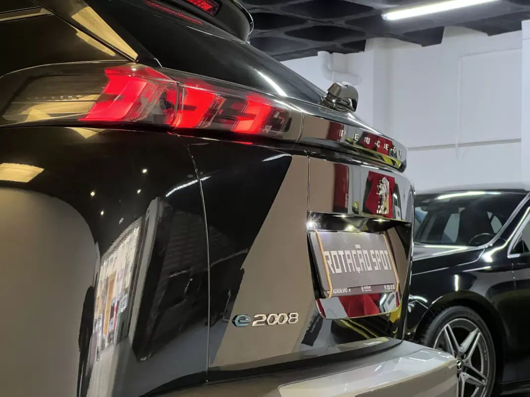 Peugeot e-2008 2020 - 18990 EUR, 50000 km - AUTO.MOTO.pt - 50000km - foto 32 de 51