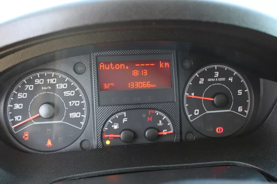 Peugeot 2022 - 18990 EUR, 133000 km - 133000km - foto 17 de 19
