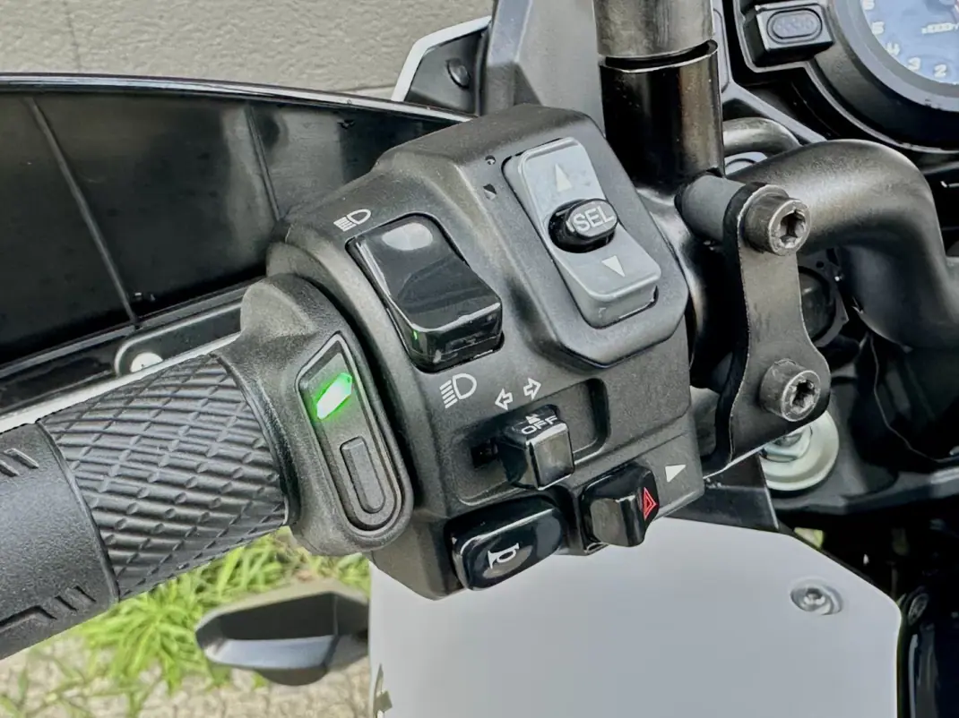 Kawasaki Versys 2015 - 8490 EUR, 79000 km - AUTO.MOTO.pt - 79000km - foto 12 de 22