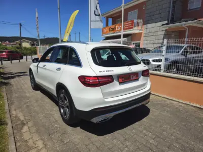 Mercedes-Benz GLC 220 2017 - 27500 EUR, 144800 km - AUTO.MOTO.pt - 144800km - foto 6 de 15