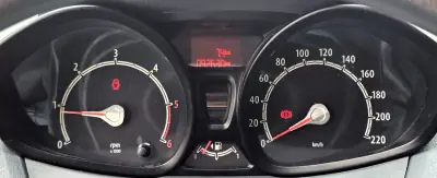 Ford Fiesta 2009 - 7500 EUR, 92000 km - AUTO.MOTO.pt - 92000km - foto 12 de 18