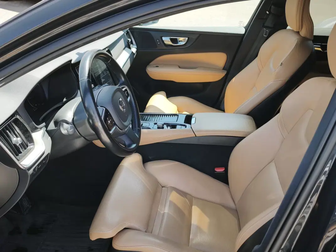 Volvo V60 2019 - 22900 EUR, 182000 km - 182000km - foto 8 de 25