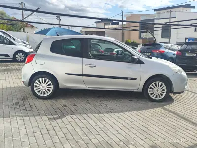 Renault Clio 2009 - 4480 EUR, 82000 km - foto 5 de 27