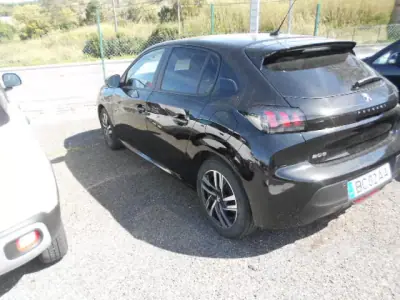 Peugeot 208 2023 - 15500 EUR, 56044 km - AUTO.MOTO.pt - 56044km - foto 5 de 11