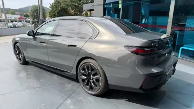 BMW i7 2023 - 83900 EUR, 60000 km - foto 6 de 21