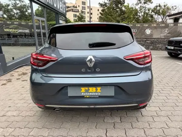 Renault Clio 2022 - 15500 EUR, 89995 km - AUTO.MOTO.pt - 89995km - foto 7 de 11