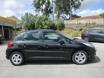 Peugeot 207 2007 - 4500 EUR, 180000 km - AUTO.MOTO.pt - 180000km - foto 4 de 11