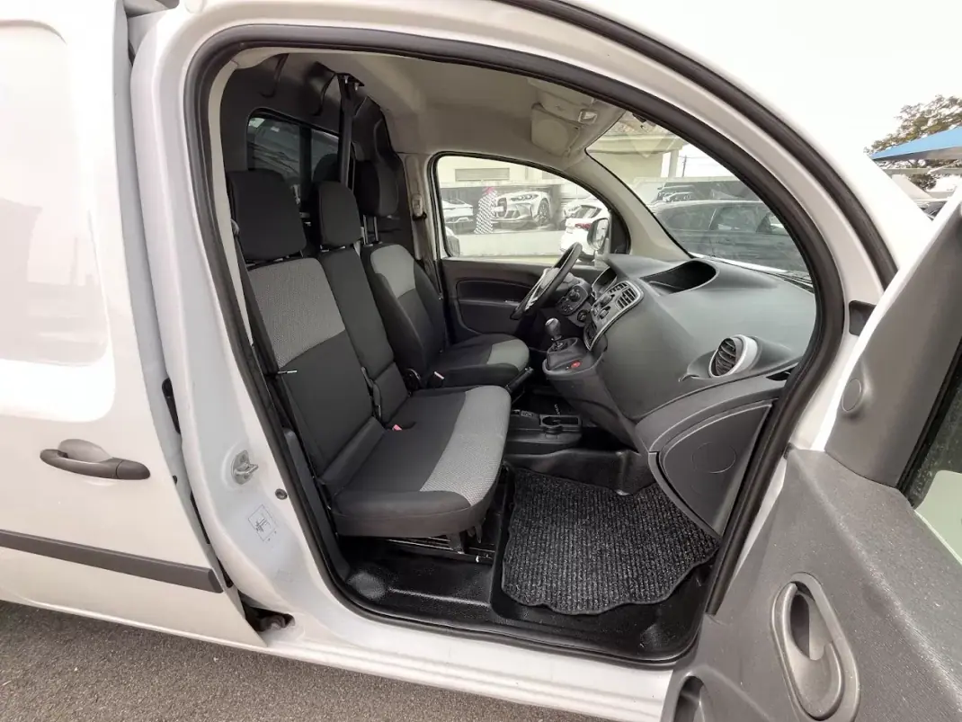 Renault Kangoo 1.5 DCi Maxi 2021 - 13250 EUR, 125000 km - AUTO.MOTO.pt - 125000km - foto 22 de 39