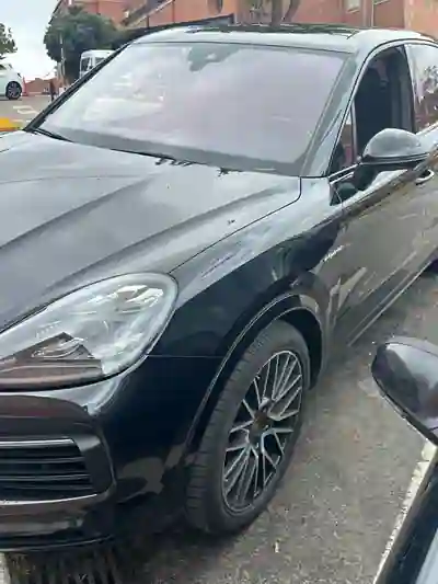 Porsche Cayenne 2019 — foto 6 de 11