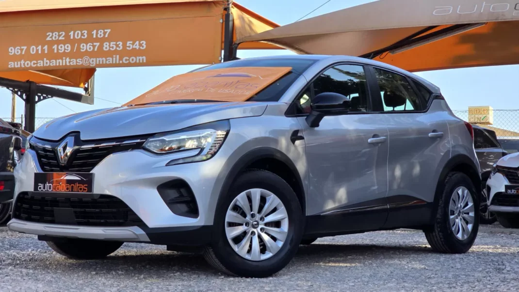 Renault Captur 2020 - 16000 EUR, 75000 km - AUTO.MOTO.pt - 75000km - foto 1 de 21