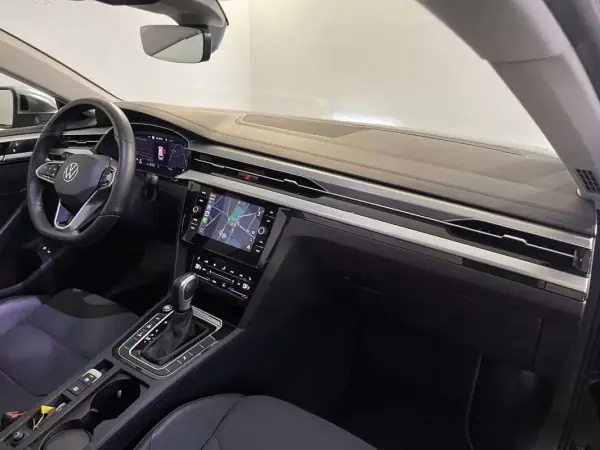 Volkswagen Arteon Shooting Brake 2021 - 27950 EUR, 91000 km - AUTO.MOTO.pt - 91000km - foto 17 de 41