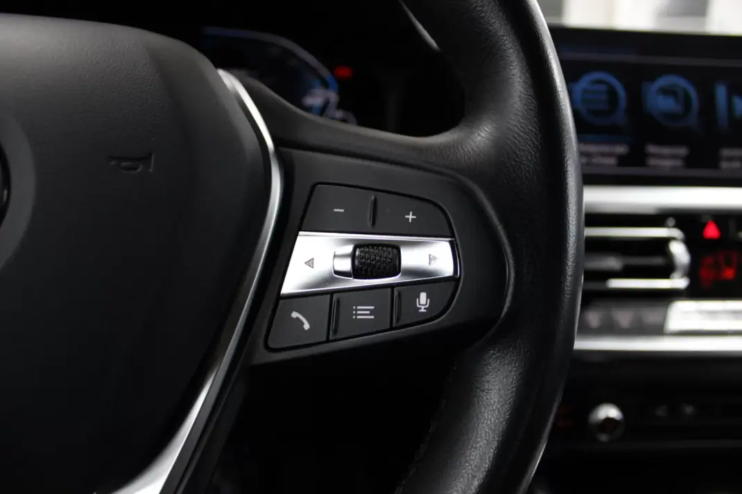 BMW 320 2021 - 27900 EUR, 108256 km - AUTO.MOTO.pt - 108256km - foto 11 de 24