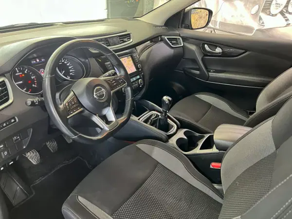 Nissan Qashqai 2019 - 16900 EUR, 120094 km - AUTO.MOTO.pt - 120094km - foto 6 de 22