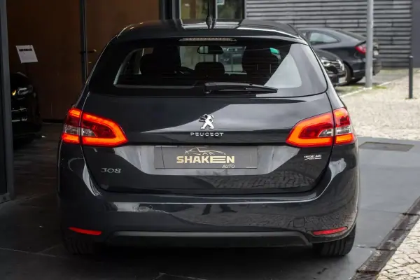 Peugeot 308 SW 2019 - 9750 EUR, 294100 km - AUTO.MOTO.pt - 294100km - foto 8 de 36