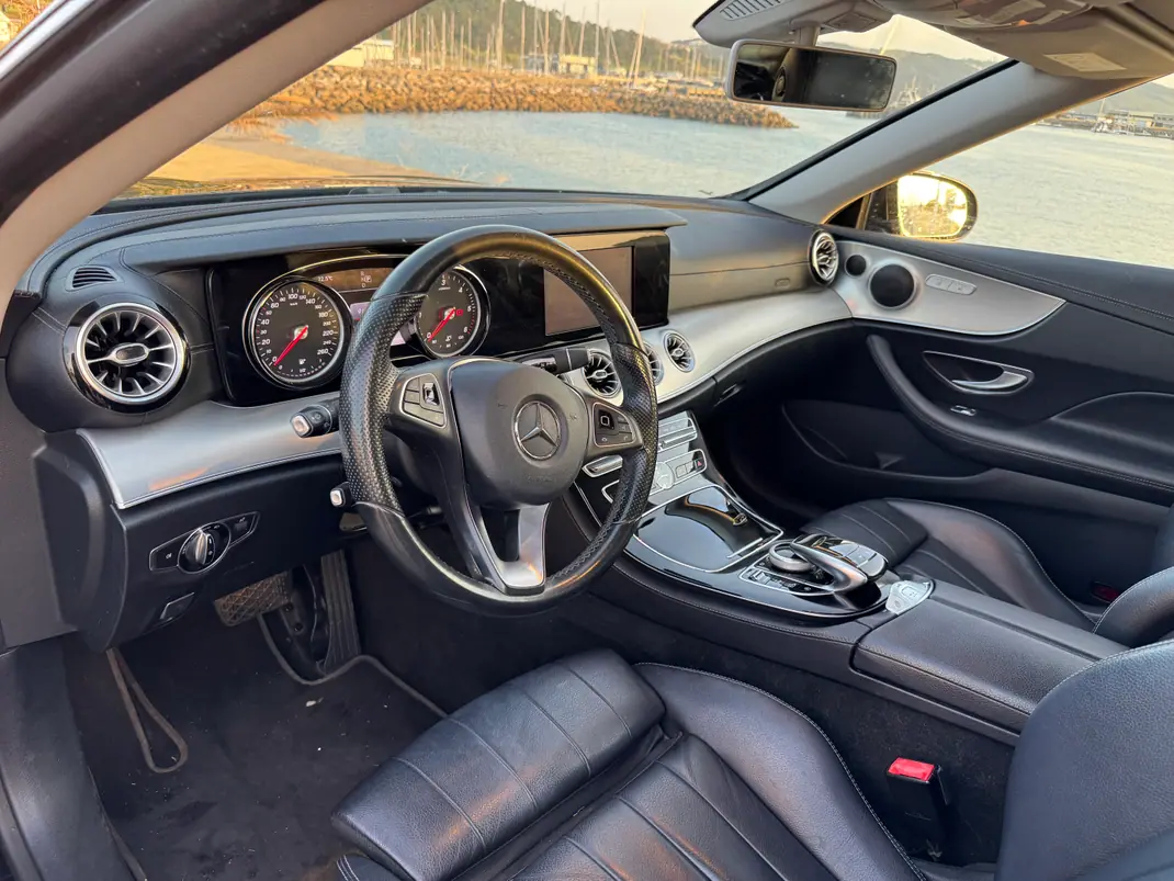 Mercedes-Benz E 220 2018 - 31900 EUR, 174000 km - AUTO.MOTO.pt - 174000km - foto 7 de 10